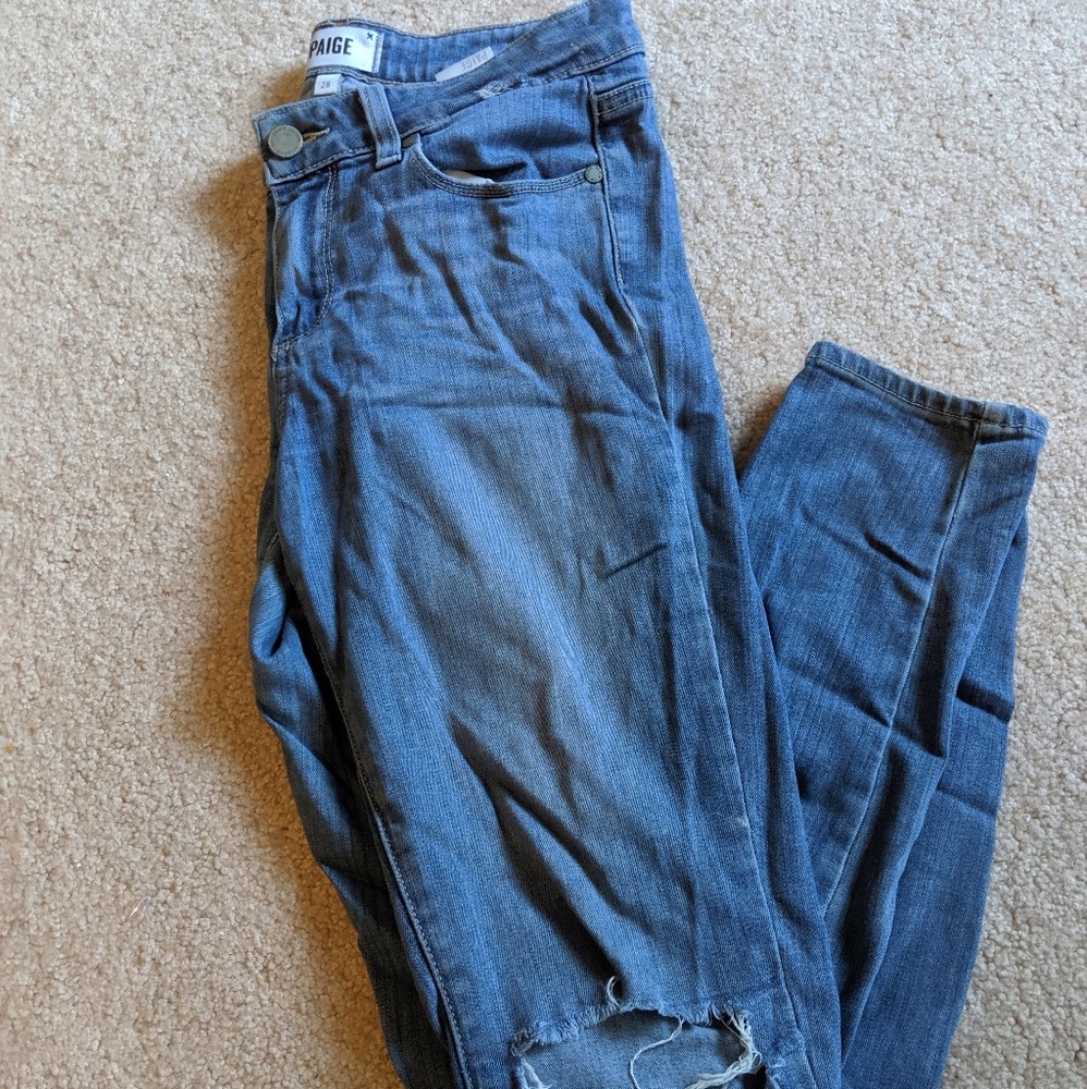 Distressed skinny jeans